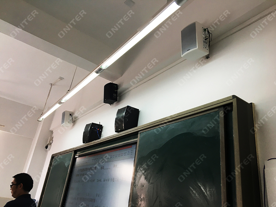 教室设备实拍图1-1.jpg