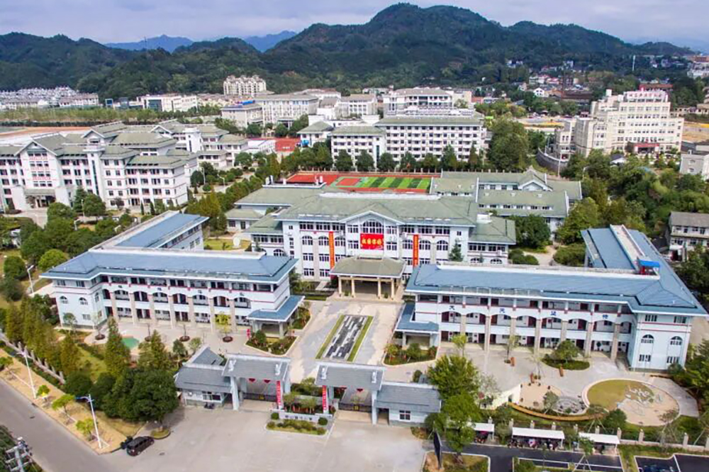 常山县育才小学1.jpg